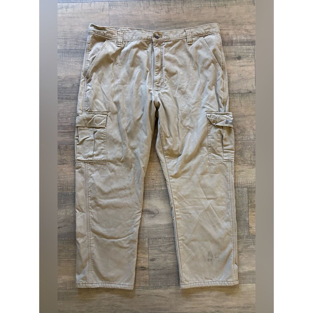 Wrangler men’s size 42x30 insulated khaki relaxed fit straight leg cargo pants